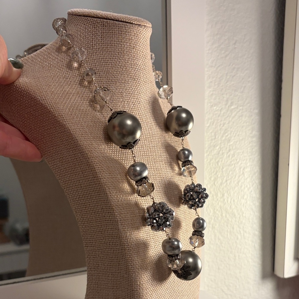 Stunning Silver and Crystal Necklace - Picture 7 of 7